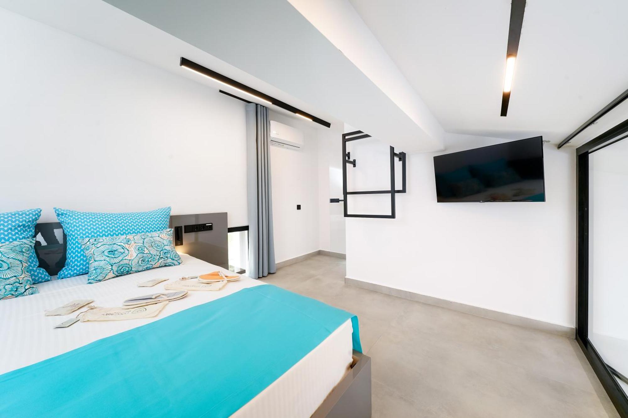 Mythodea Prive Luxury Suites Chrysi Ammoudia Exterior photo