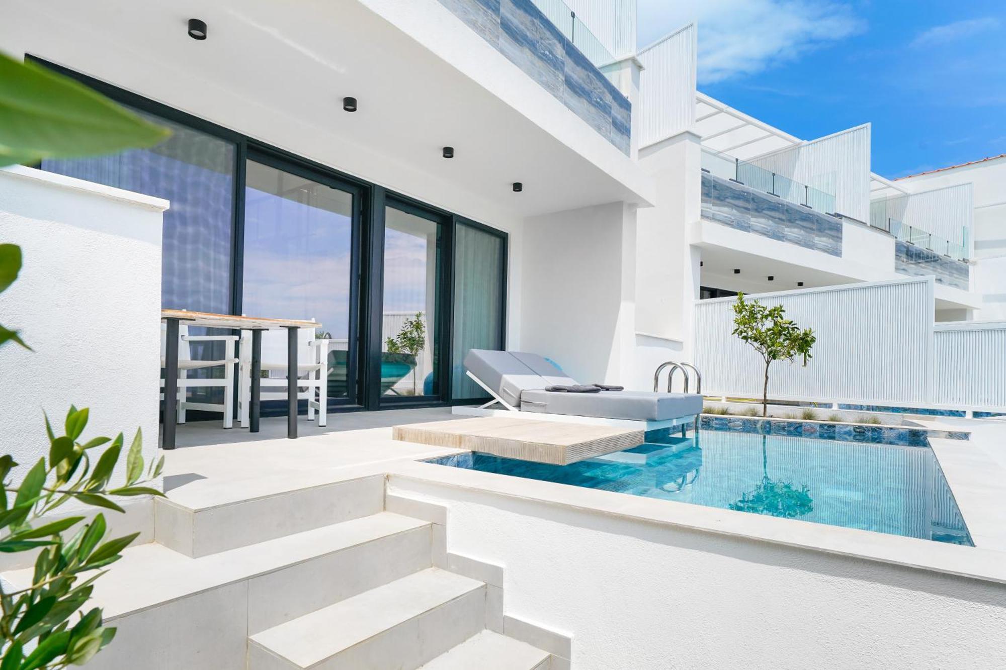 Mythodea Prive Luxury Suites Chrysi Ammoudia Exterior photo