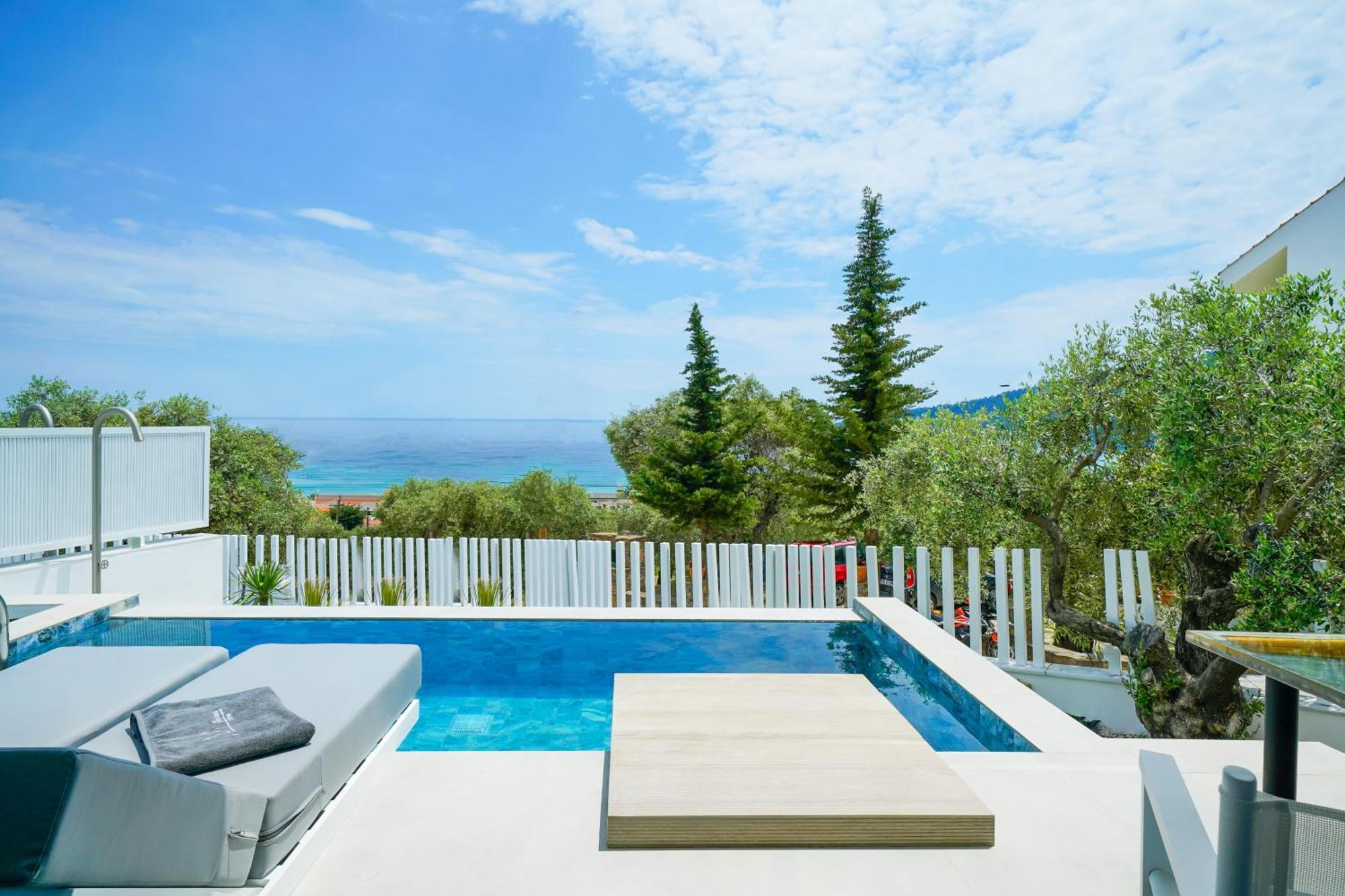 Mythodea Prive Luxury Suites Chrysi Ammoudia Exterior photo